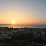 Stephanie\'S Place - Charming Apartment With Sea View